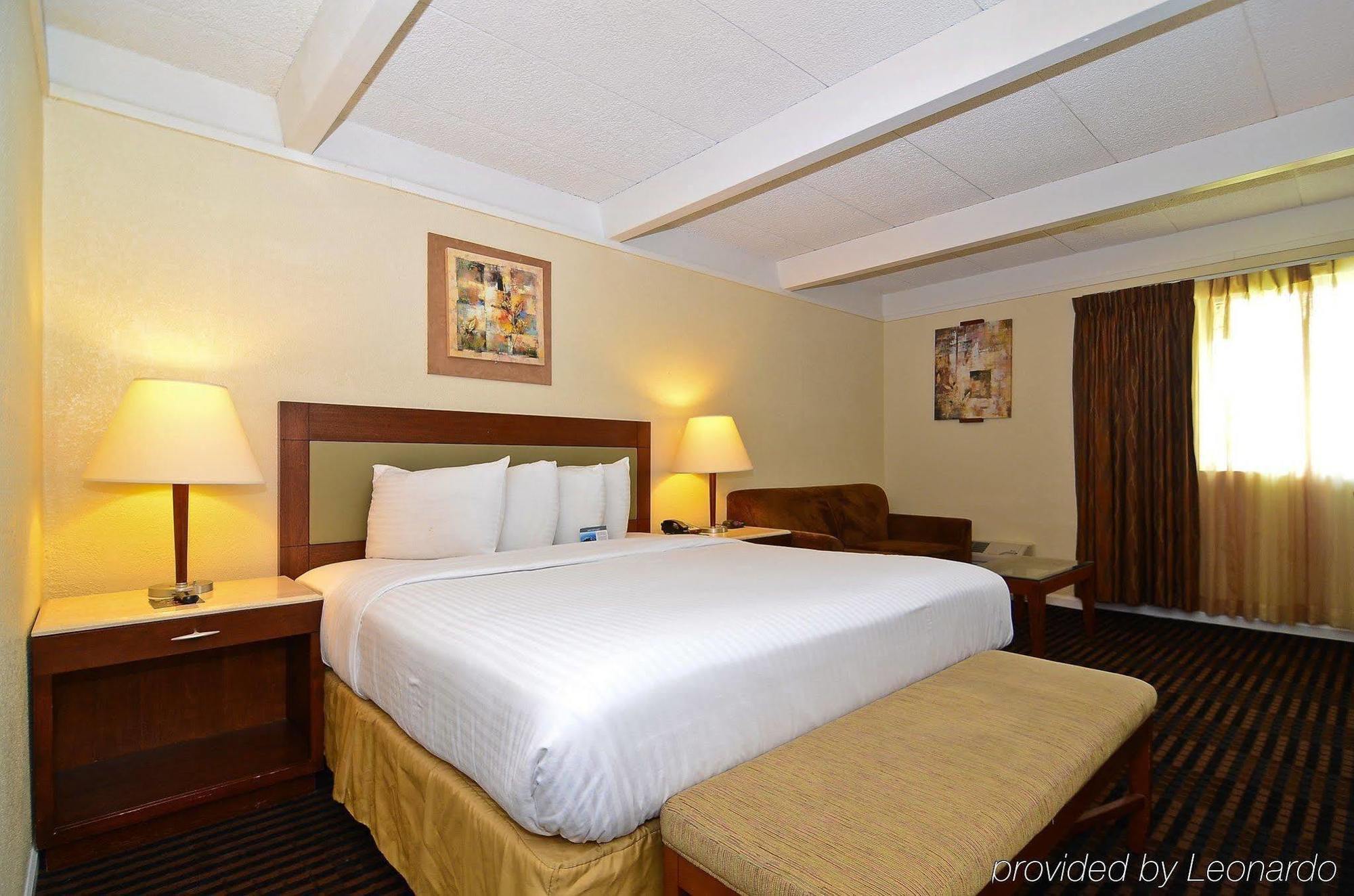Lexington Inn & Suites-Elgin Δωμάτιο φωτογραφία